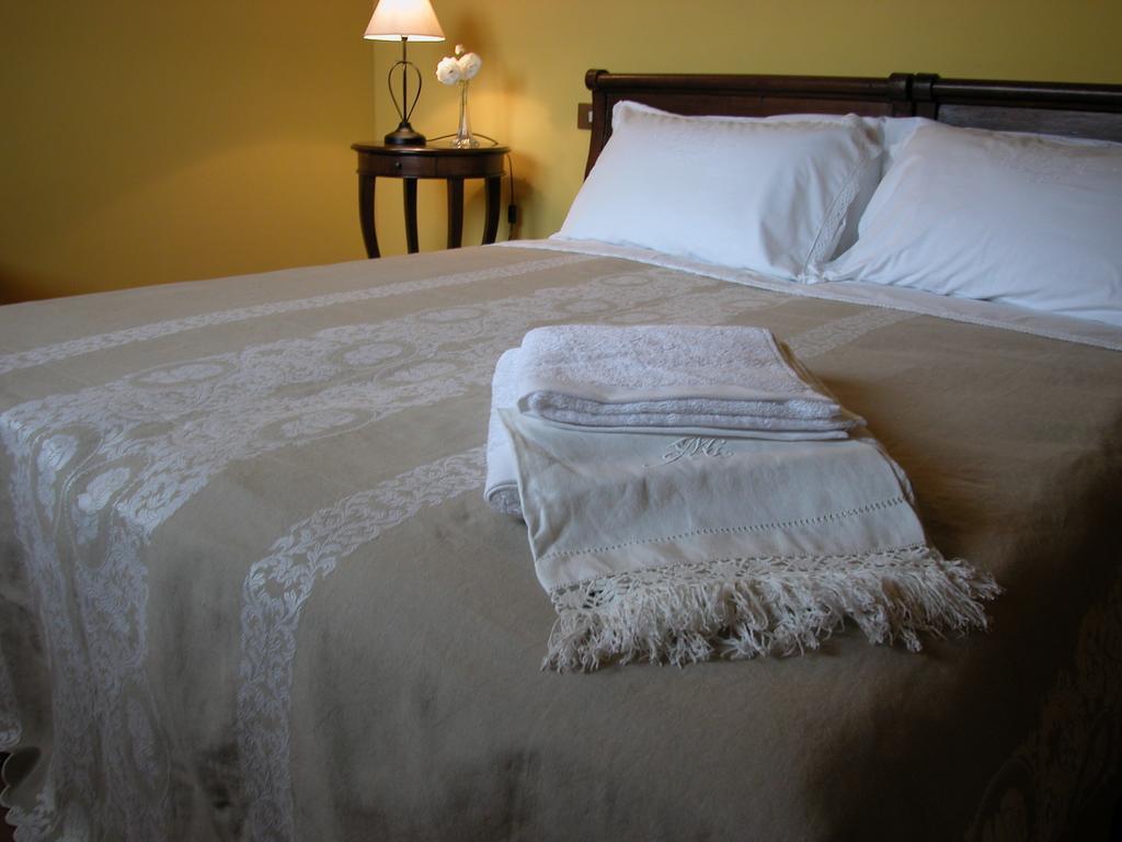 Agriturismo Casa Garello Саличе Терме Стая снимка
