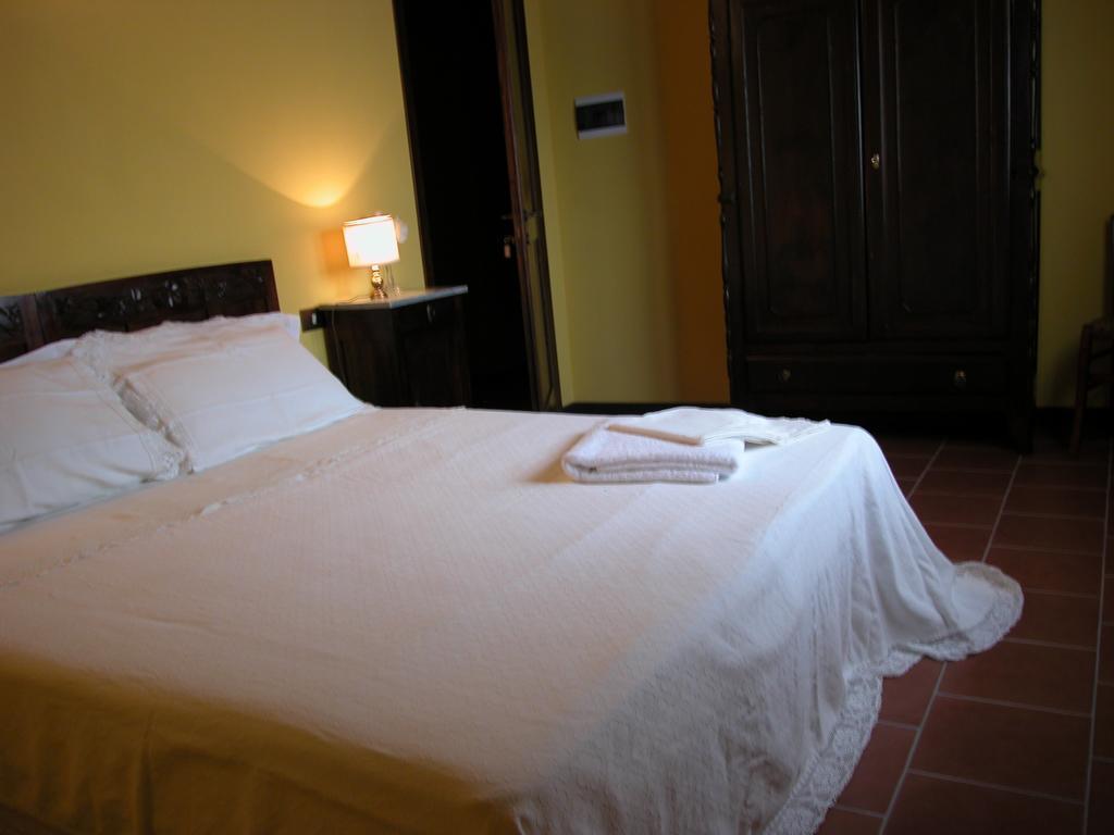 Agriturismo Casa Garello Саличе Терме Стая снимка